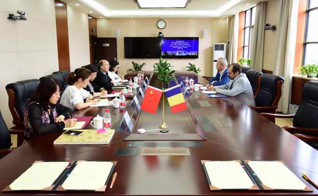 我校与罗马尼亚布拉索夫特兰西瓦尼亚大学签署